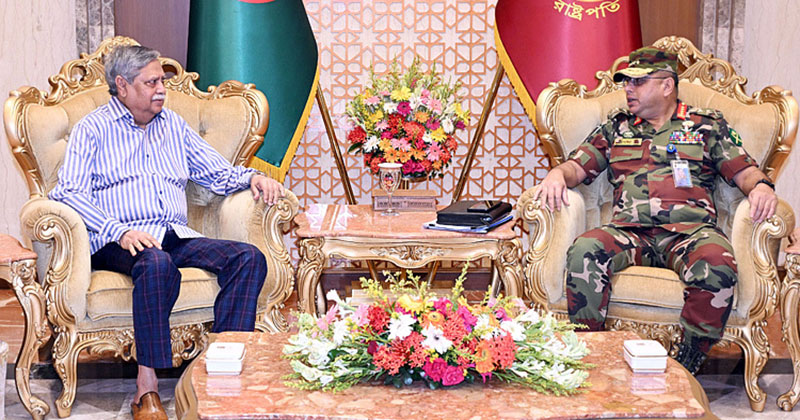 বঙ্গভবনে রাষ্ট্রপতি মো. সাহাবুদ্দিনের সঙ্গে সাক্ষাৎ করেন সেনাপ্রধান জেনারেল ওয়াকার-উজ-জামান