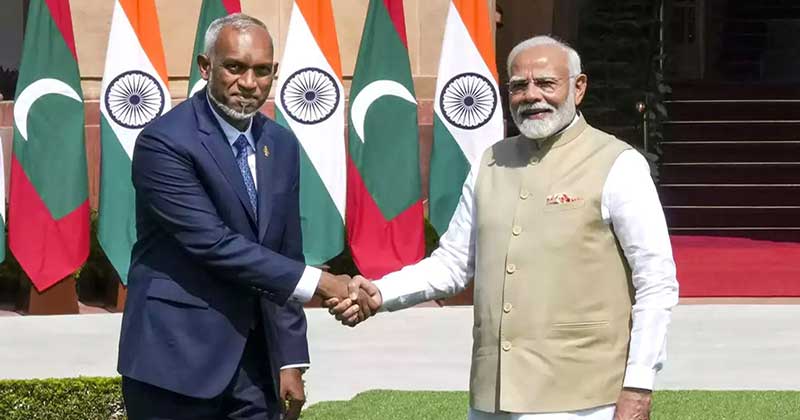  মালদ্বীপের প্রেসিডেন্ট মোহাম্মদ মুইজ্জু ও ভারতের প্রধানমন্ত্রী নরেন্দ্র মোদি। ছবি সংগৃহীত