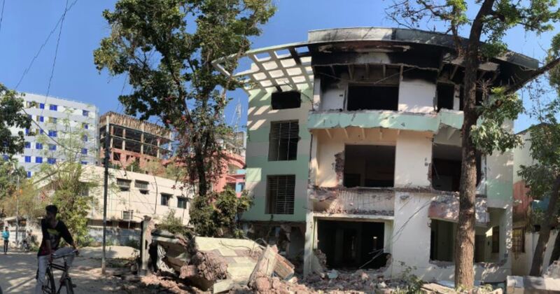 গুঁড়িয়ে দেওয়া হলো রাজশাহীর সাবেক মেয়র লিটনের বাসভবন 