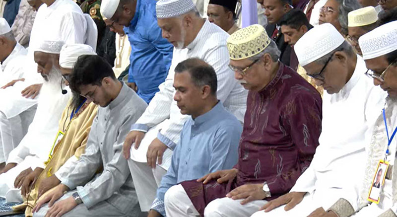 জাতীয় ঈদগাহ ময়দানে পবিত্র ঈদুল ফিতরের নামাজে রাষ্ট্রপতি মো. সাহাবুদ্দিন ও প্রধানমন্ত্রী তারেক রহমান/ছবি সংগৃহীত
