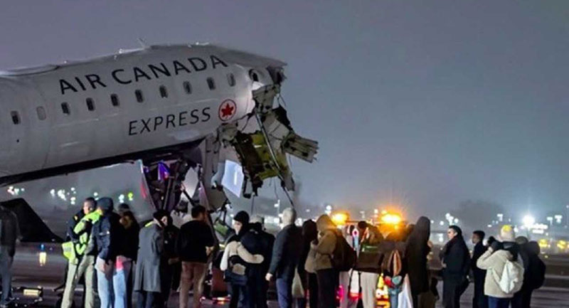 নিউইয়র্কের লা গার্ডিয়া বিমানবন্দরে বিমান-গাড়ি সংঘর্ষ