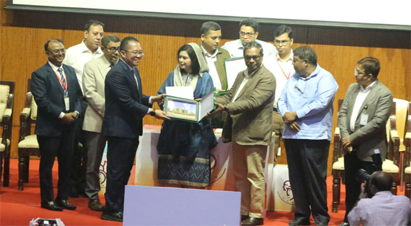 ডা. জুবাইদা রহমান ‘২১ জুলাই মাইলস্টোন ট্র্যাজেডির শ্রদ্ধাঞ্জলি ও স্মরণসভা’য় প্রধান অতিথির বক্তব্য দেন। 