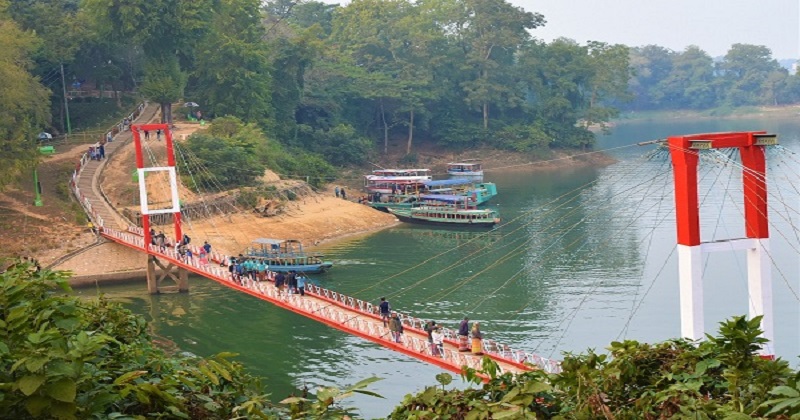 ঘুরে দাঁড়াচ্ছে পর্যটন
