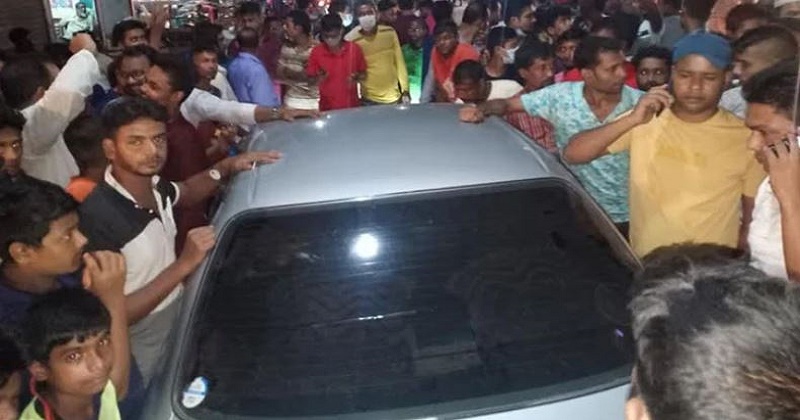 অভয়নগরে প্রাইভেটকারে বস্তাভর্তি ফেনসিডিল উদ্ধার