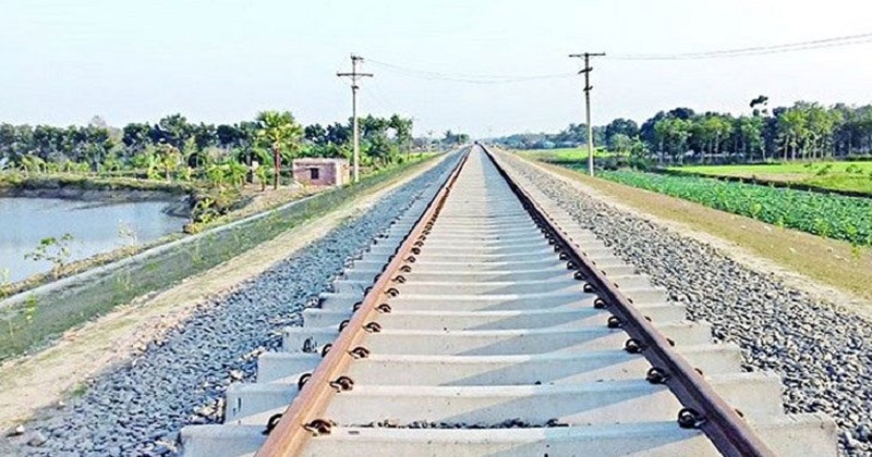 ফরিদপুরে ট্রেনের ধাক্কায় নিহত ২ 