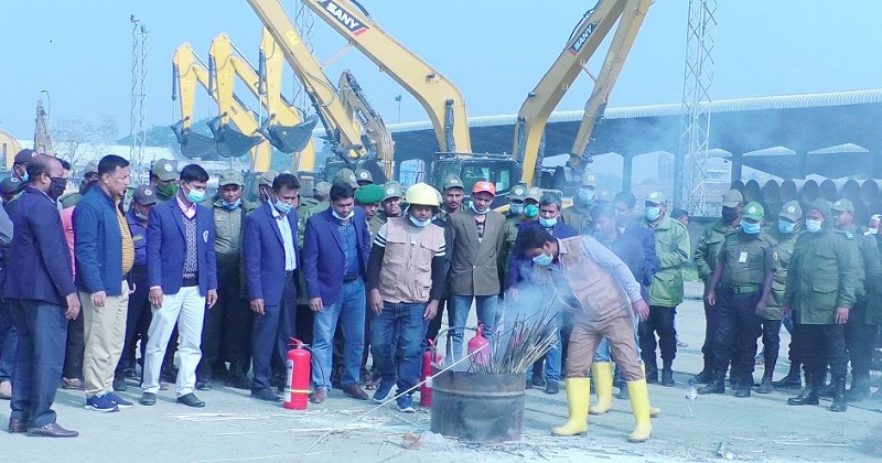বেনাপোল বন্দরে অগ্নিকান্ড প্রতিরোধে প্রশিক্ষণ মহড়া