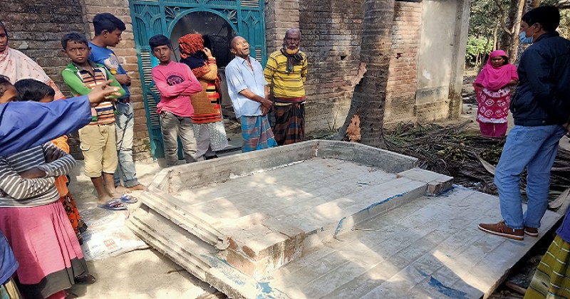 নবাবগঞ্জে ছাদ ধসে বৃদ্ধার  মৃত্যু