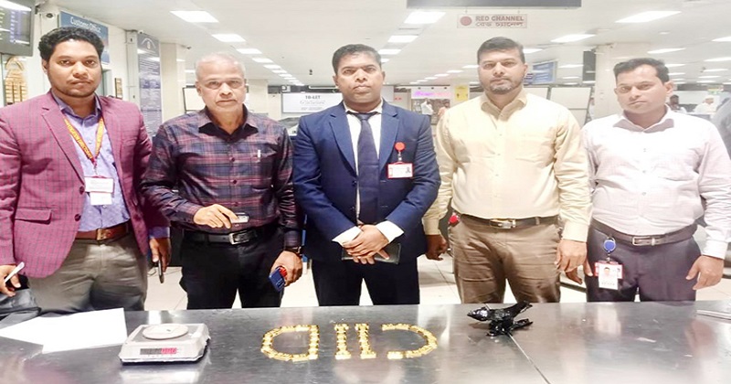 চট্টগ্রামে বিমানের সিটের নিচে কোটি টাকার স্বর্ণের বার