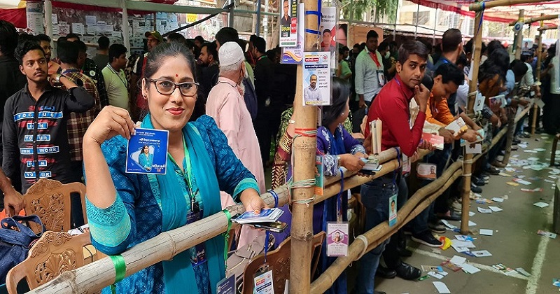 উৎসবমুখর পরিবেশে চলছে ডিআরইউ নির্বাচনের ভোটগ্রহণ