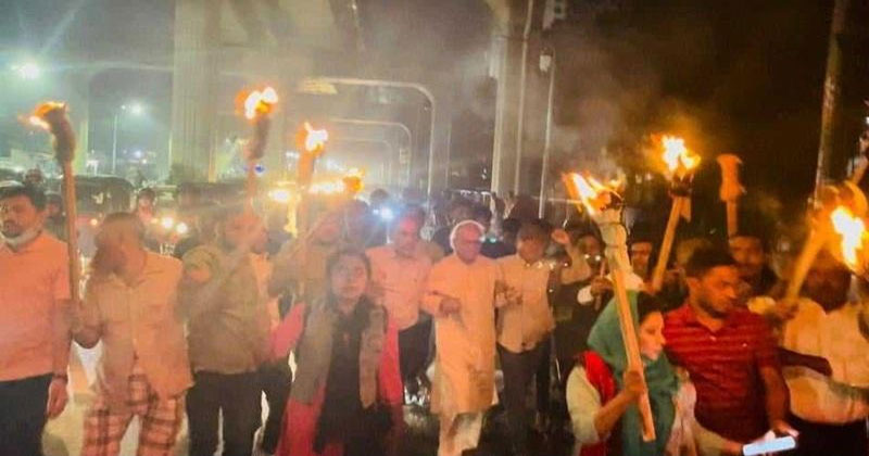 রিজভীর নেতৃত্বে মশাল মিছিল