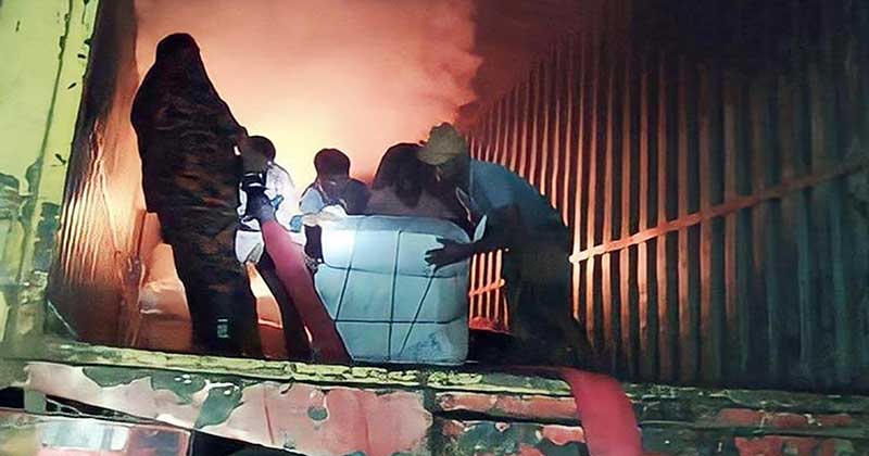 সিরাজগঞ্জে ৪১ দিনে ৬টি ট্রাক ও ২টি আ.লীগ কার্যালয়ে আগুন