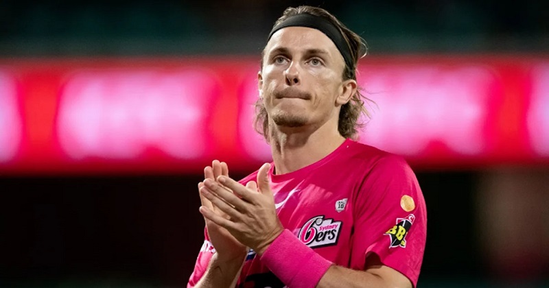 আম্পায়ারকে ভয় দেখিয়ে নিষিদ্ধ ইংলিশ ক্রিকেটার