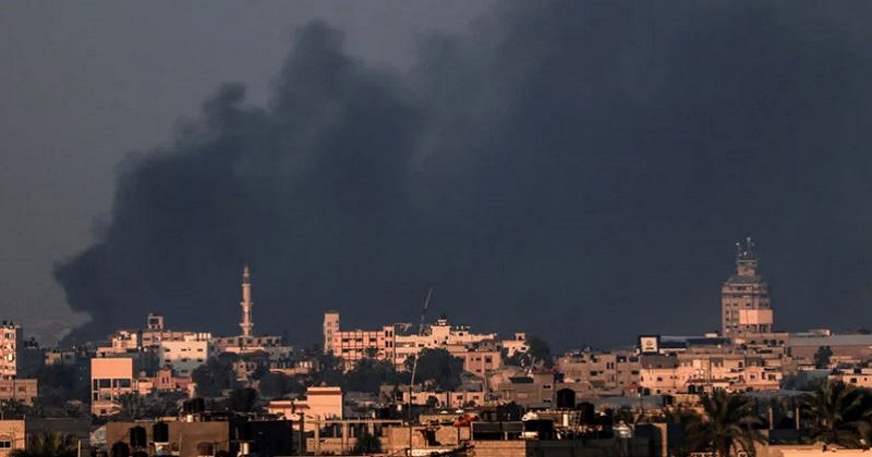 জীবন বাঁচাতে গাজার দক্ষিণাঞ্চলে পালাচ্ছে হাজারো মানুষ