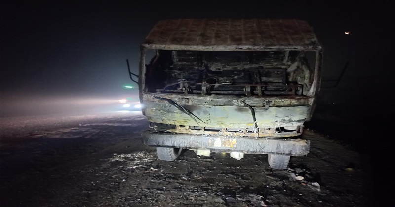 সিরাজগঞ্জে সিমেন্ট বোঝাই ট্রাকে আগুন