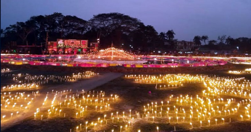 লাখো মোমবাতি জ্বালিয়ে ভাষাশহীদদের স্মরণ