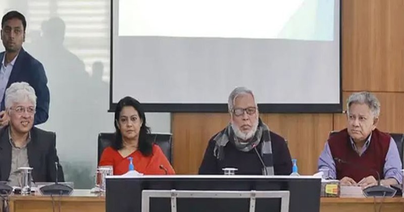 ‘এক মাসে সেবার মান না বাড়লে বিআরটিএর বিরুদ্ধে ব্যবস্থা’