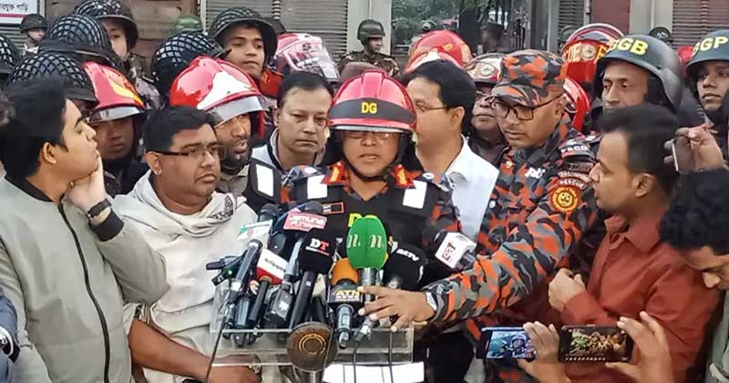 আট-নয় তলার নথিপত্র সব পুড়ে গেছে বলে ধারণা ফায়ার ডিজির