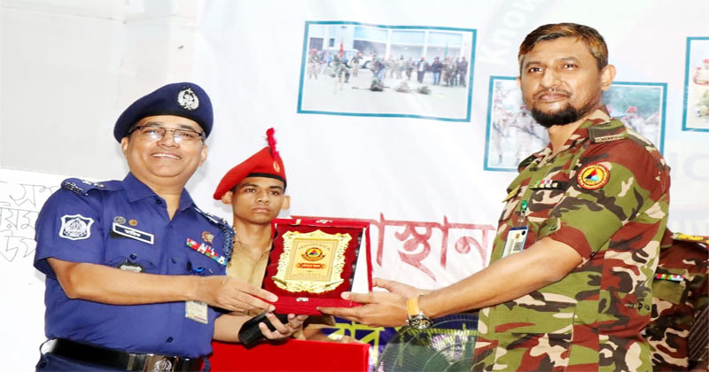 শিক্ষার্থীদেরকে সড়ক নিরাপত্তা বৃদ্ধিতে সচেতন হওয়ার আহ্বান 