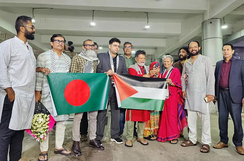 ইসরায়েল থেকে মুক্ত শহিদুল আলম দেশে ফিরলেন