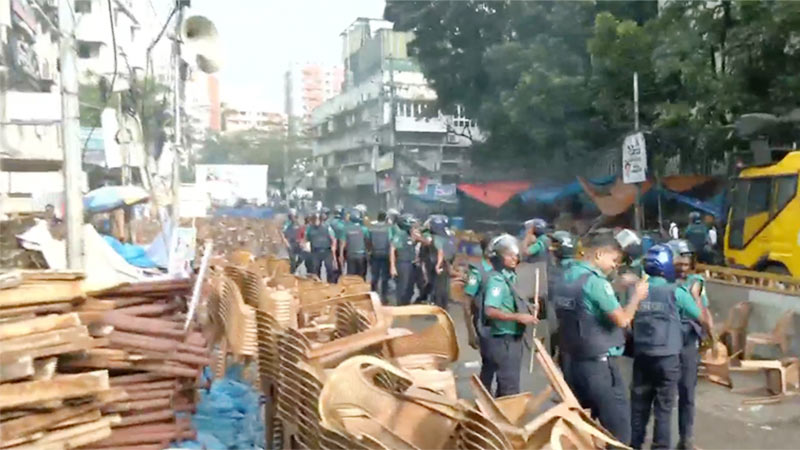 কাকরাইলে জাপার নেতাকর্মিদের সাথে পুলিশের সংঘর্ষ, ককটেল বিস্ফোরণ