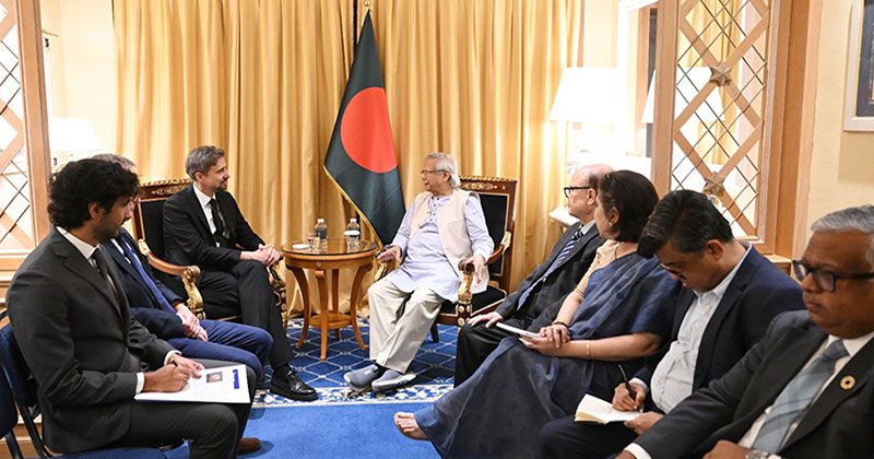 আইএফএডি প্রেসিডেন্ট আলভারো লারিও ও প্রধান উপদেষ্টা ড. মুহাম্মদ ইউনূস