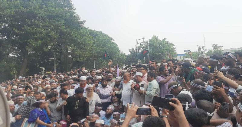 শান্তিপূর্ণ আন্দোলন-শ্রেণি কক্ষে কর্মবিরতি অব্যাহত রাখার ঘোষণা শিক্ষকদের