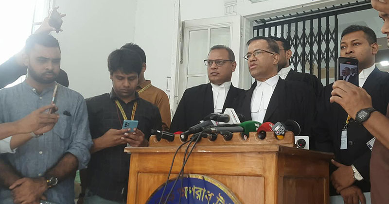 প্রসিকিউশন বলেছে গ্রেপ্তার, আমরা বলি আত্মসমর্পণ: আসামিপক্ষের আইনজীবী