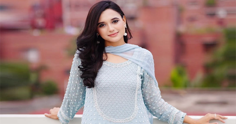 এক সিনেমার জন্য আরেকটি ছাড়লেন সাবিলা