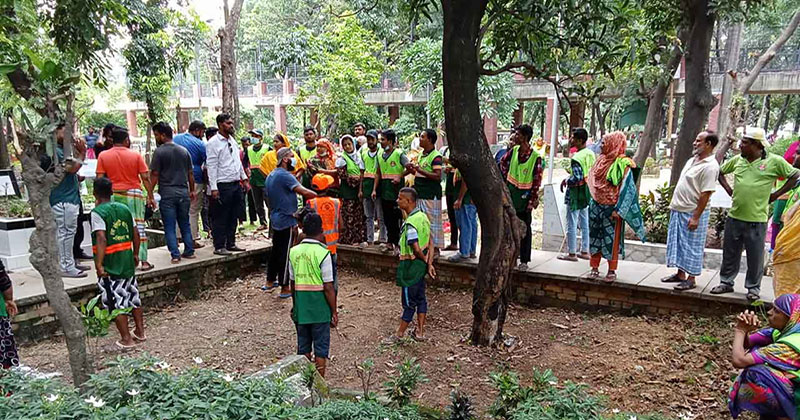 সেবা কার্যক্রম বন্ধের কর্মসূচি থেকে সরে এলো পরিচ্ছন্নতাকর্মীরা