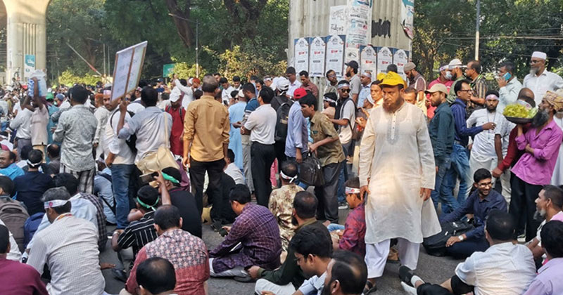 কর্মবিরতিতে শিক্ষকরা, ক্লাসের বাইরে ১ কোটি শিক্ষার্থী